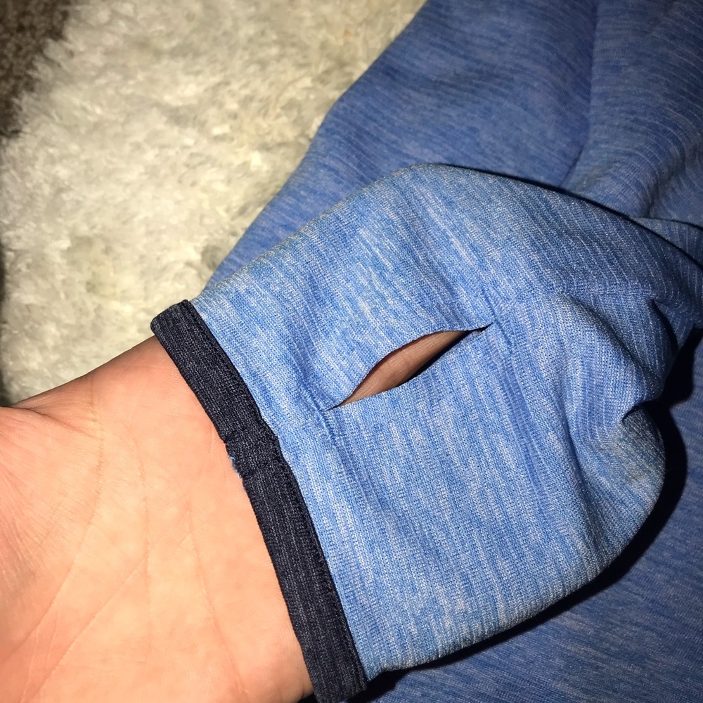 • UA pullover • - Picture 3 of 3